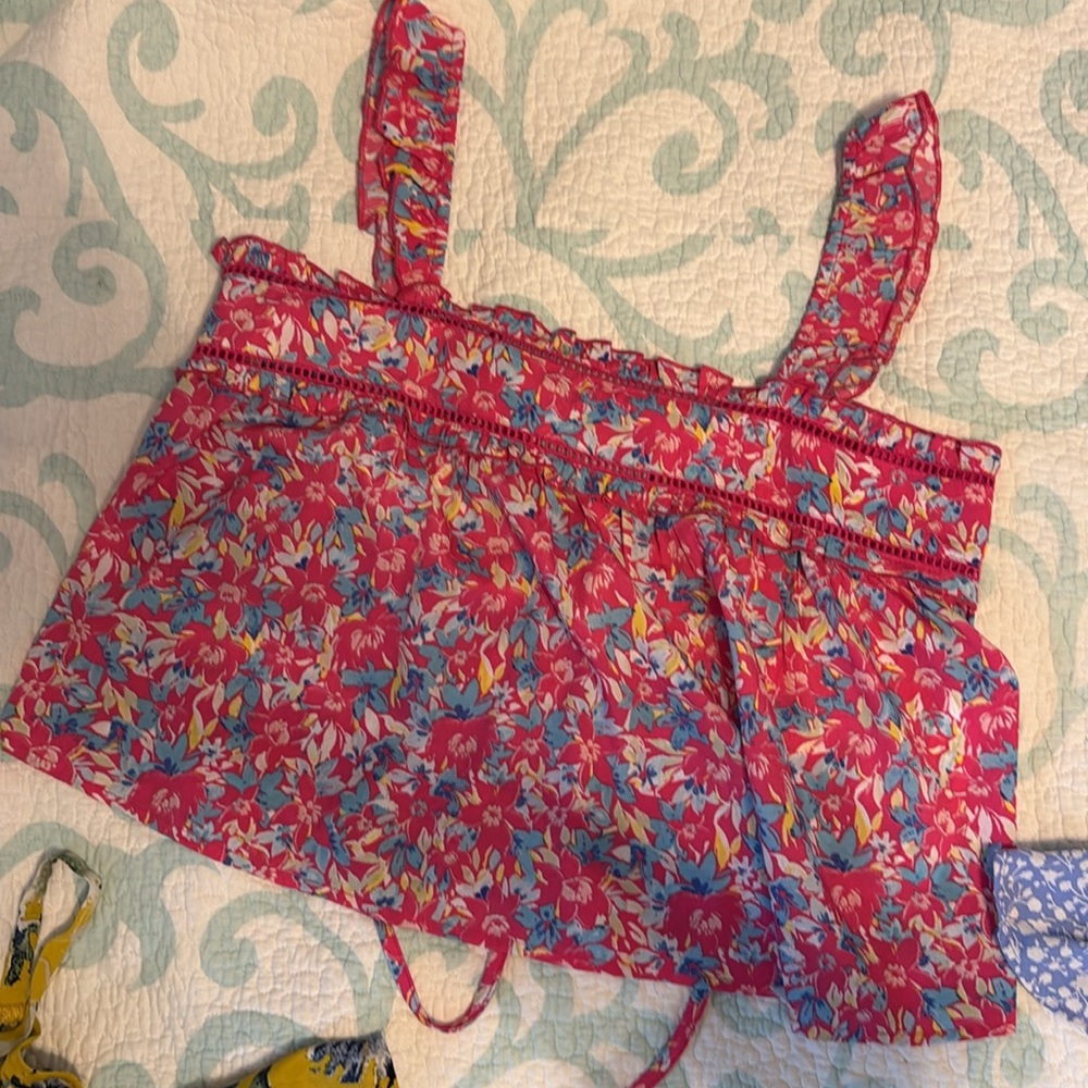 Floral Tank Lot - Picture 3 of 4